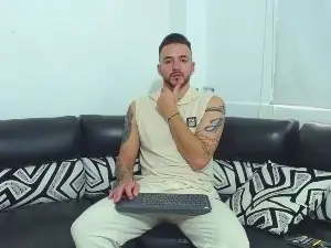 Cam4 Sex Chat of tommy_320