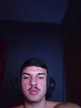 Cam4 Live Sex Cam of robsonhaha