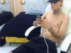 Cam4 Adult Video Chat of benjamin_anthon