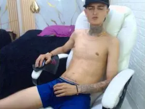 Cam4 Live Porn of benjamin_anthon