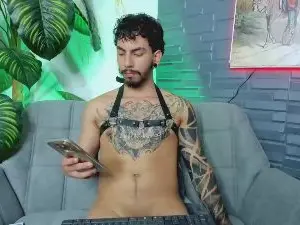 Cam4 Watch Live Sex Cams of levi_wolf