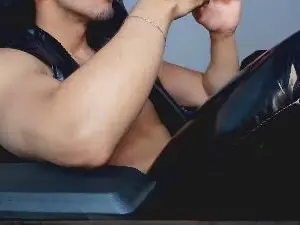 Cam4 Nude Webcam of Tommy_bred