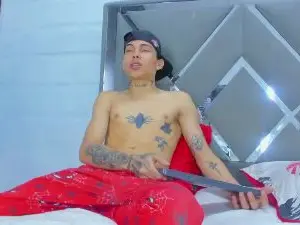 Cam4 Private Sex Chat of Tommy_Sex19
