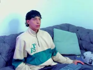 Cam4 Live Sex Cam of KroyWave