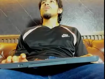 Chaturbate Free Porn Cam of latinshort