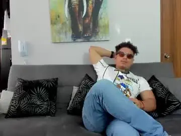 Chaturbate Live Sex Cam of straight__friends