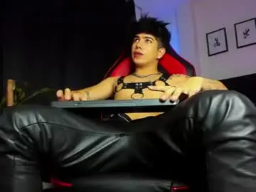 Chaturbate Adult Webcam of lylebennett_