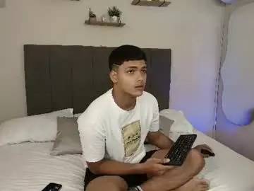 Chaturbate Watch Live Sex Cams of zack_horny19
