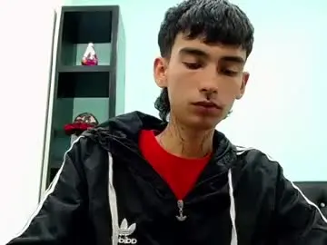 Chaturbate Live Porn of ttimy_x_boy