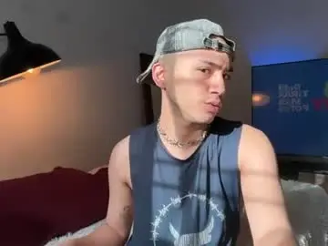 Chaturbate Sex Cam of noah_and_steven