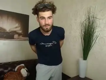 Chaturbate Watch Live Sex Cams of kyloeast