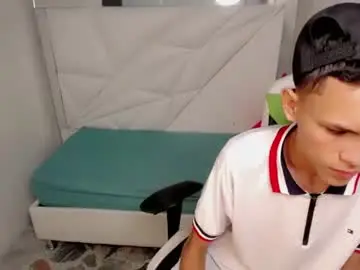 Chaturbate Live Sex of sombra_18