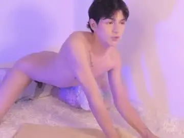 Chaturbate Live Sex Cam of ale_aurarashii