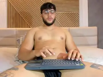 Chaturbate Live Porn of mikefox__
