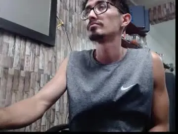 Chaturbate Free Live Porn of jhosuamoore2