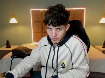 Chaturbate Best live sex cam show of alejootwink