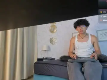 Chaturbate Live Sex Cam of lyan_twink