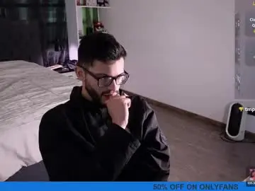 Chaturbate Sex Chat of phantom_bigger1