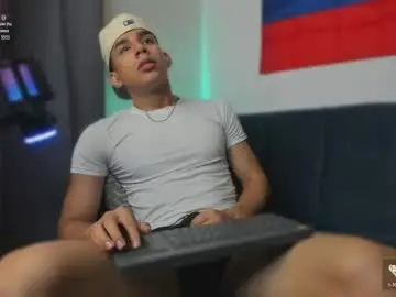 Chaturbate Nude Webcam of andrew_twink18