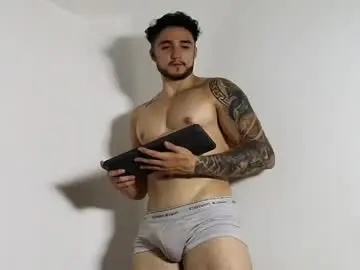 Chaturbate Adult Webcam of latinboyvip_