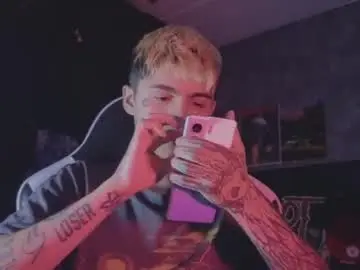 Chaturbate Nude Webcam of acidmilo