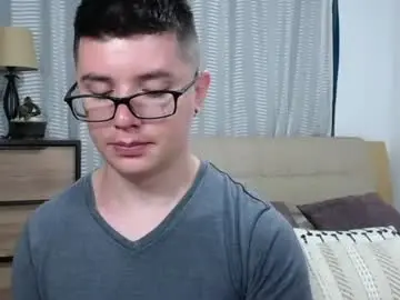 Chaturbate Live Sex Cam of kevinhunts