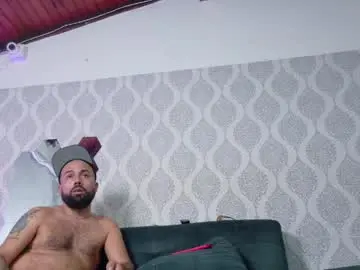 Chaturbate Sex Chat of michaell_twink