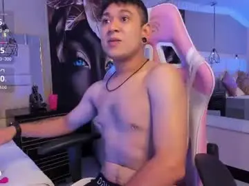 Chaturbate Live Sex Cam of marklaurens