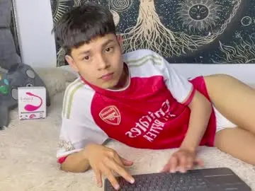 Chaturbate Watch Live Sex Cams of andy_belier