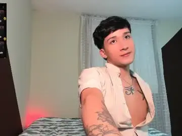 Chaturbate Live Sex Cam of guy_veryhot1