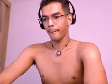 Chaturbate Adult Webcams of pikashuu7u7