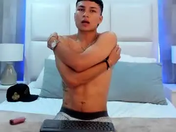 Chaturbate Live Sex Cam of blakedan