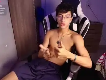 Chaturbate Adult Video Chat of mike_pineapple
