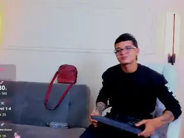 Chaturbate Free Porn Cam of paradise_boy_s