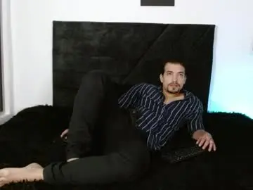 Chaturbate Best live sex cam show of ian_davis