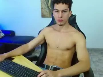 Chaturbate Live Sex of ryan_cum18