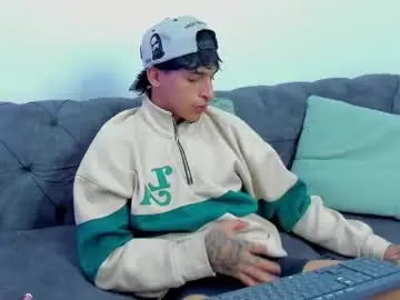 Chaturbate Best live sex cam show of kroywave