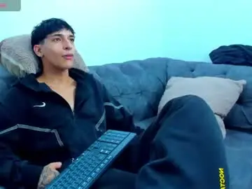 Chaturbate Live Sex Cam of kroywave