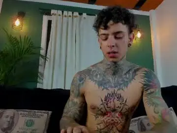 Chaturbate Free Porn Cam of aron_ford