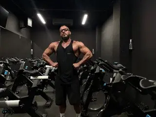Streamate Adult Webcam of bigmusclet