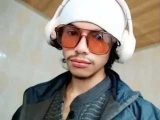 Streamate Adult Webcam of Frankie_Lm