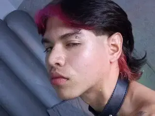 Streamate Live Porn of Bennet_Gray