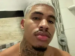 Streamate Sex Cam of Drakehottt