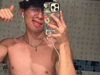 Streamate Live Sex Cam of lyan_twink