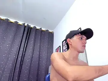Stripchat Adult Webcam of The_skinnyguys