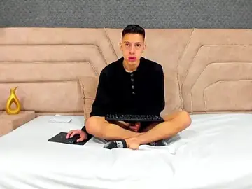 Stripchat Adult Webcams of thiago19s