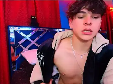 Stripchat Live Sex of Luke_Howland