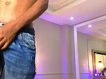 Stripchat Best live sex cam show of AaronCruz_