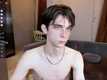 Stripchat Free Porn Cam of Aaron_Boom