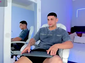 Stripchat Live Sex Cam of Alex_cute77